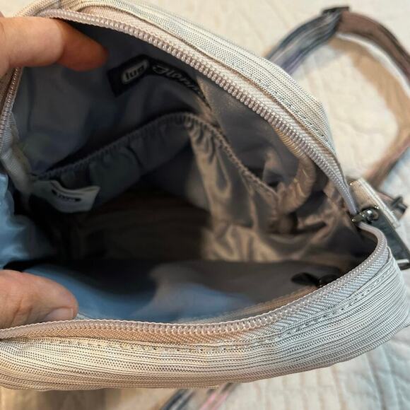 Lug Gray Quilted Flapper Convertible Waist Crossbody Bag Purse Travel Versatile - Picture 5 of 10